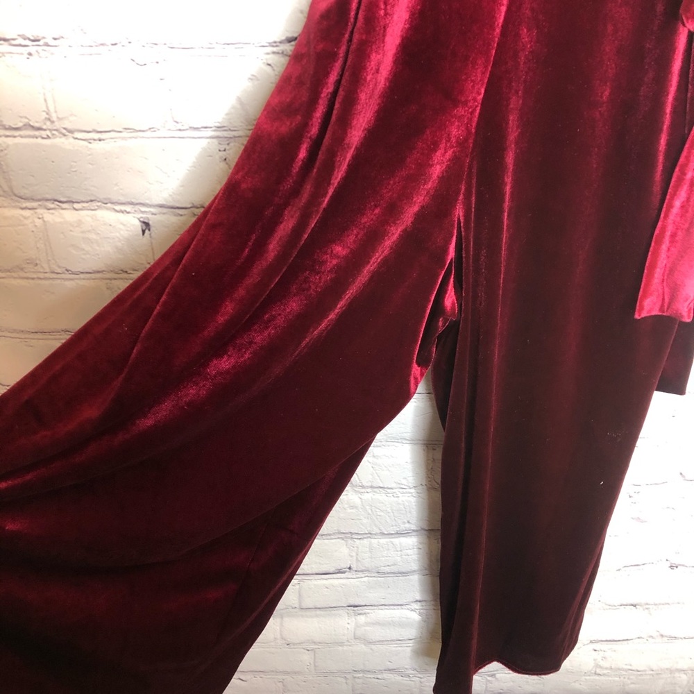 AVEC LES FILLES Cropped Velvet Jumpsuit - Picture 4 of 8
